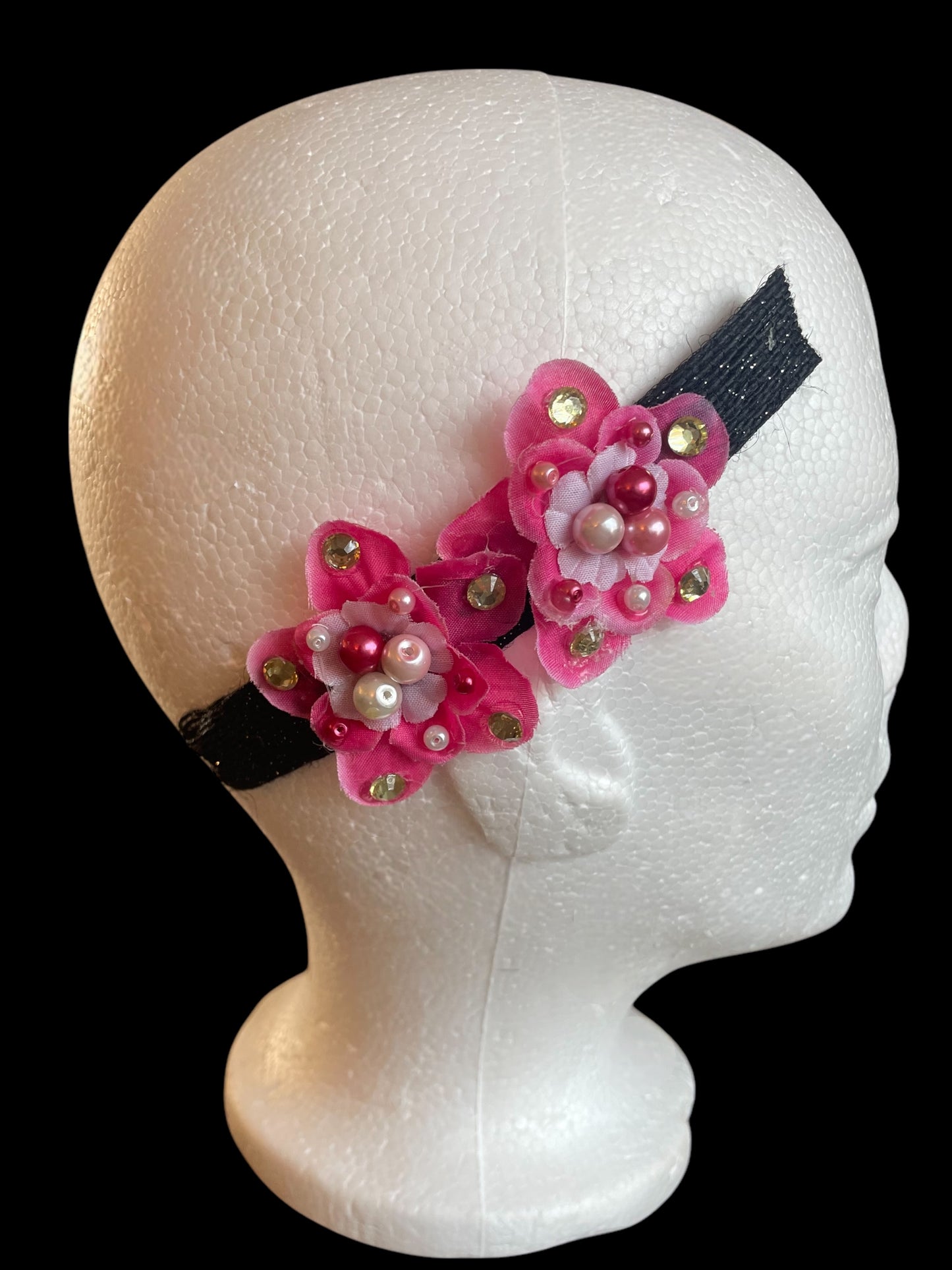 Lot of 30 - CRYSTAL AND PEARL FLORAL HAIR ACCESSORY (Small)