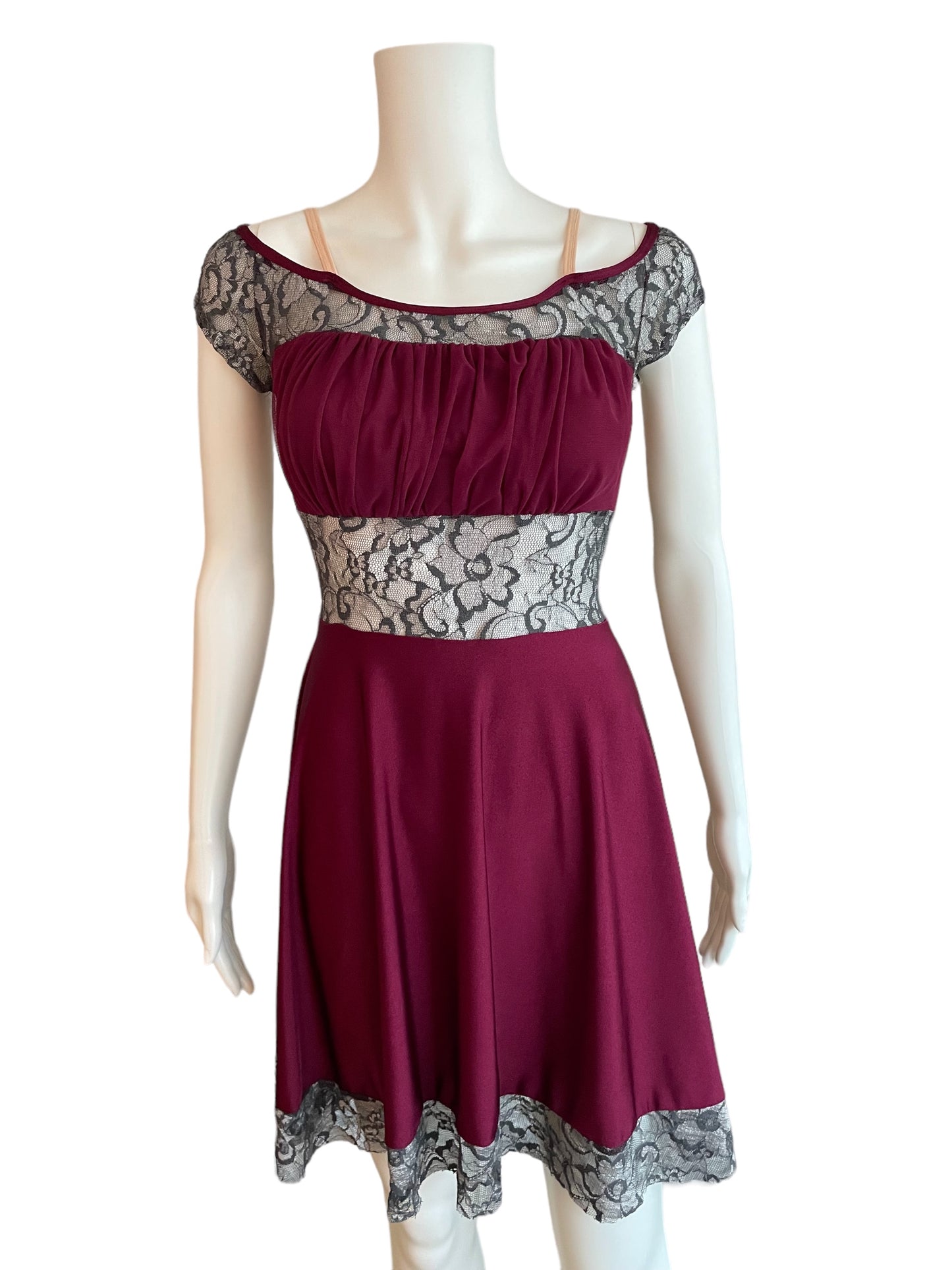 ROMANTIC LACE DRESS