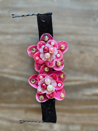 Lot of 30 - CRYSTAL AND PEARL FLORAL  HAIR ACCESSORY (Small)